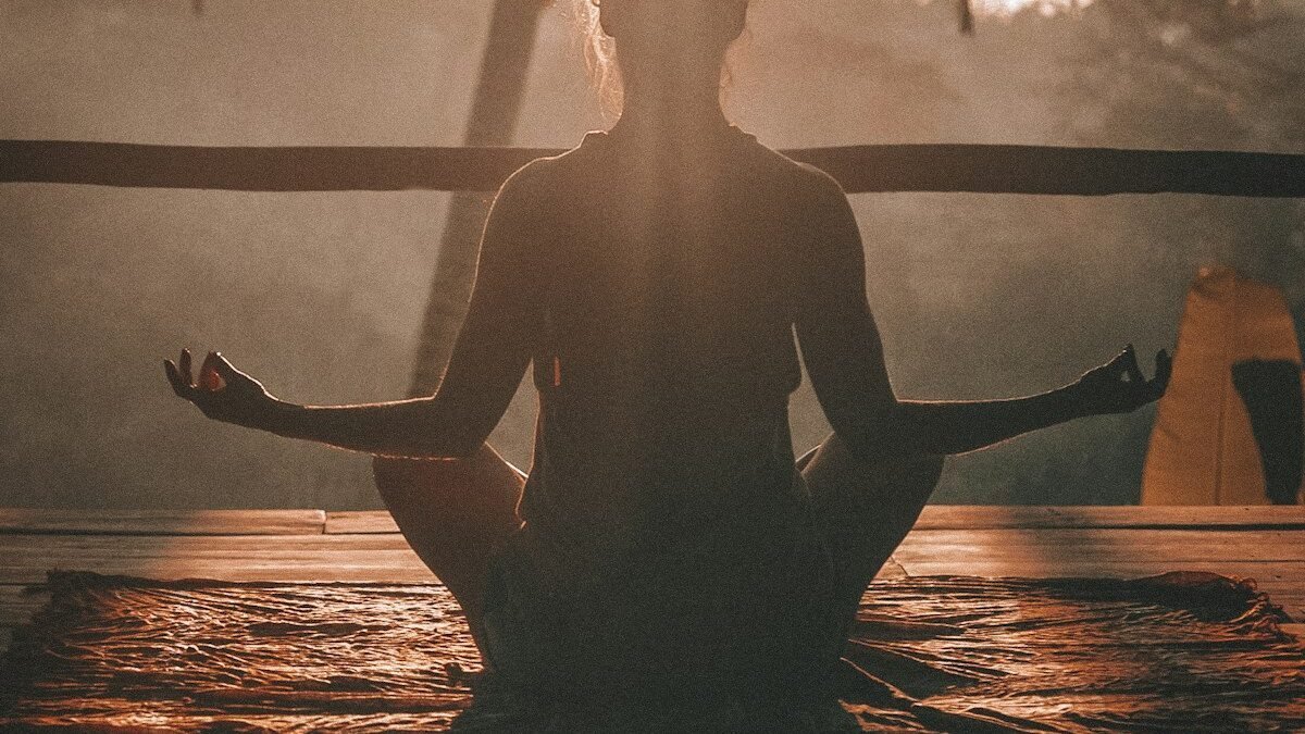 Gaya Hidup Mindful Living: Cara Mudah Menjaga Kesehatan Mental di Tengah Padatnya Rutinitas
